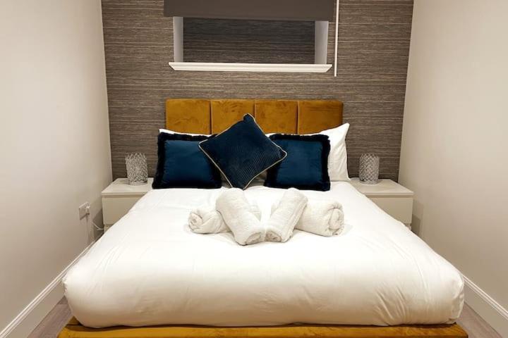 Lovely 3 Bedroom With Private Garden In Centre Apartment