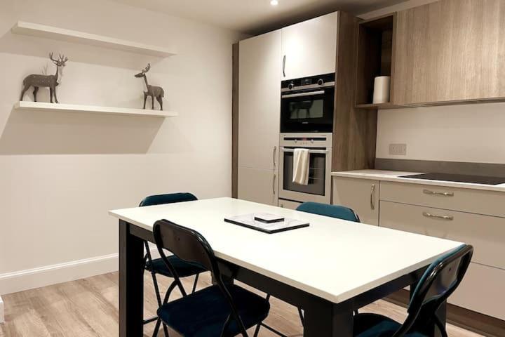 Lovely 3 Bedroom With Private Garden In Centre