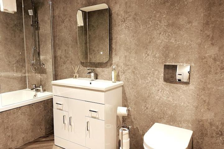 Lovely 3 Bedroom With Private Garden In Centre Apartment Edinburgh