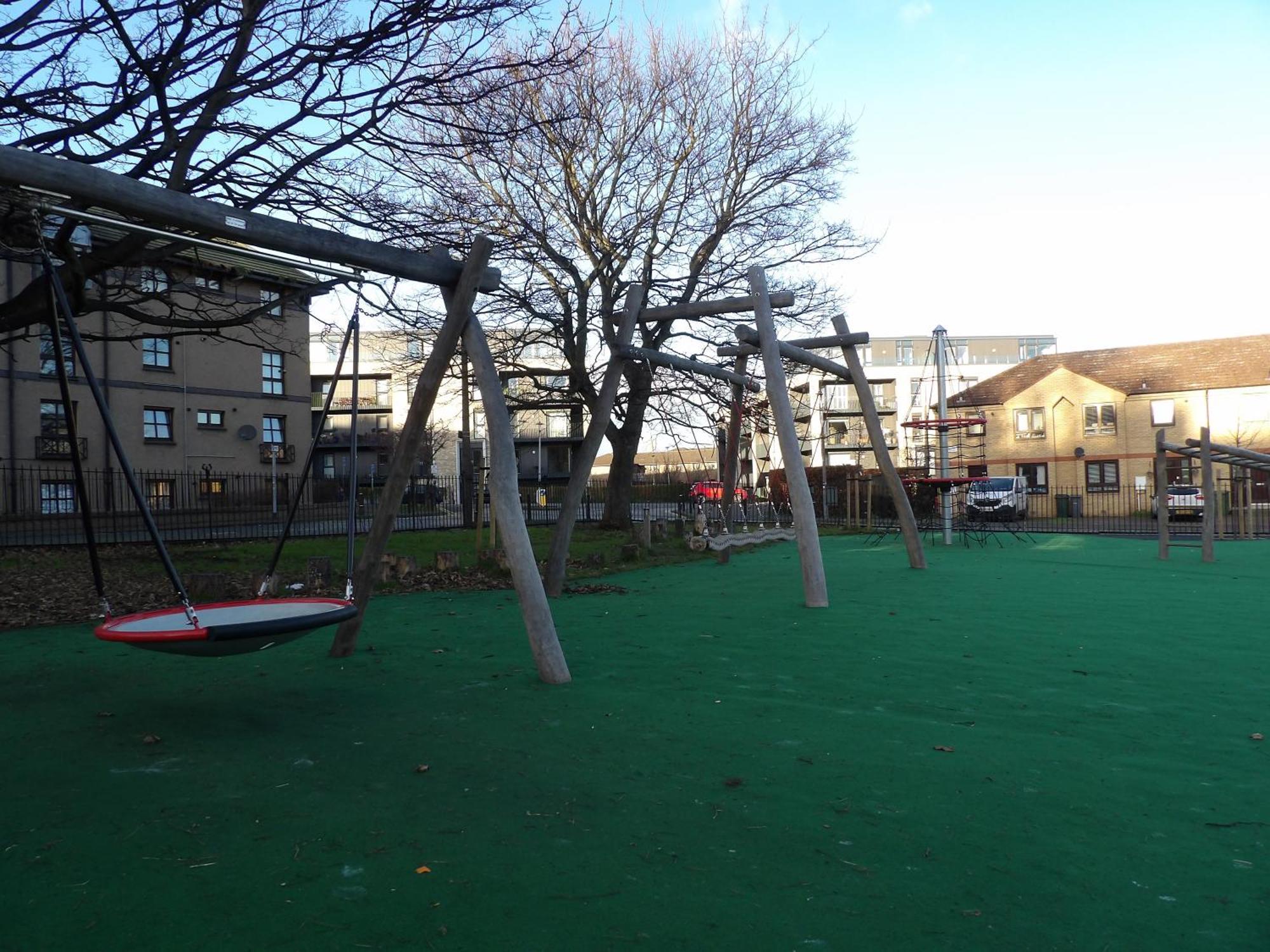 Lovely 3 Bedroom With Private Garden In Centre Apartment *