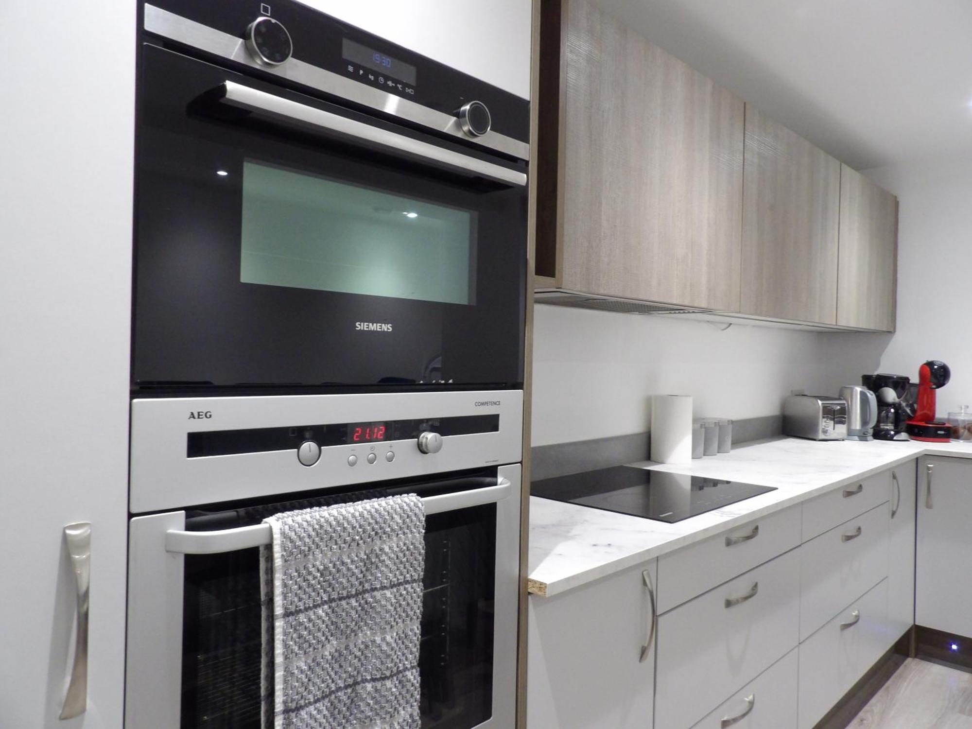 Lovely 3 Bedroom With Private Garden In Centre Apartment