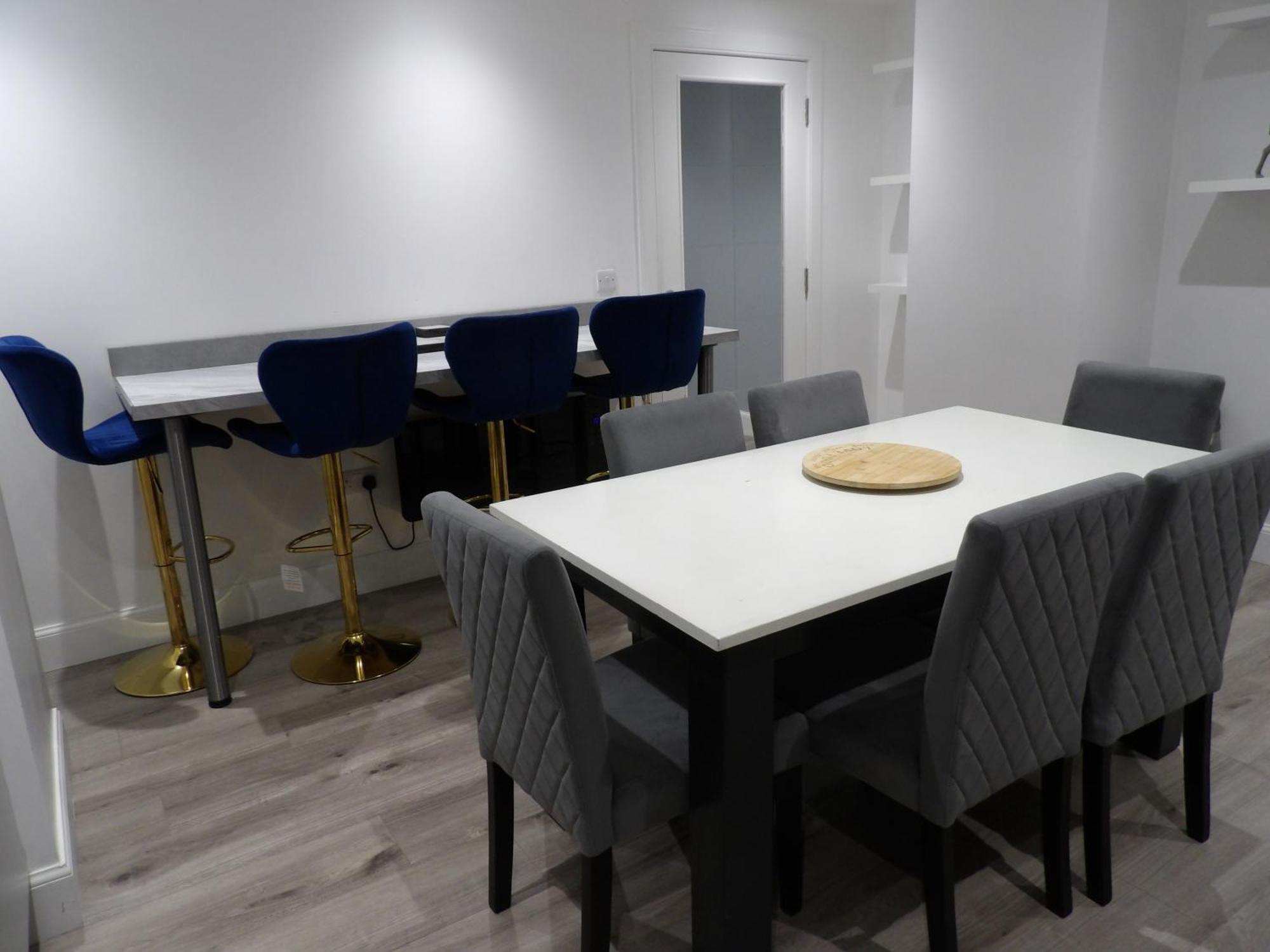 Lovely 3 Bedroom With Private Garden In Centre * Edinburgh